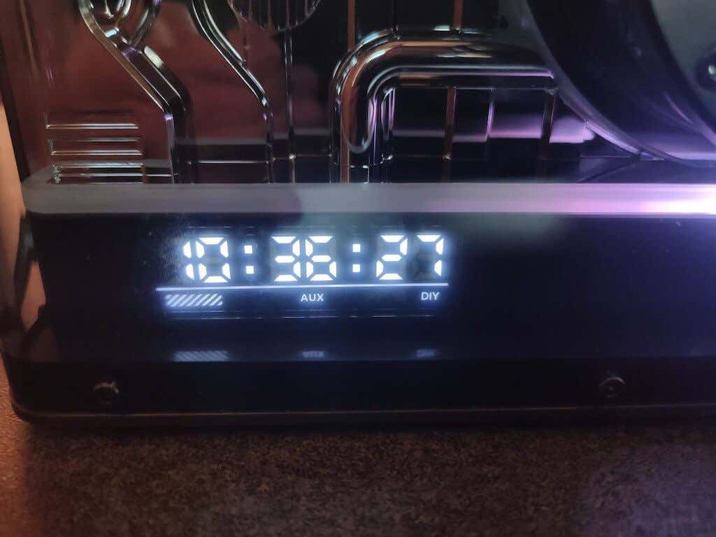 edifier-qd35-tabletop-bluetooth-speaker-review-7-compressed - Online Tech Tips Design and Unpacking image 5 - edifier-qd35-tabletop-bluetooth-speaker-review-7-compressed