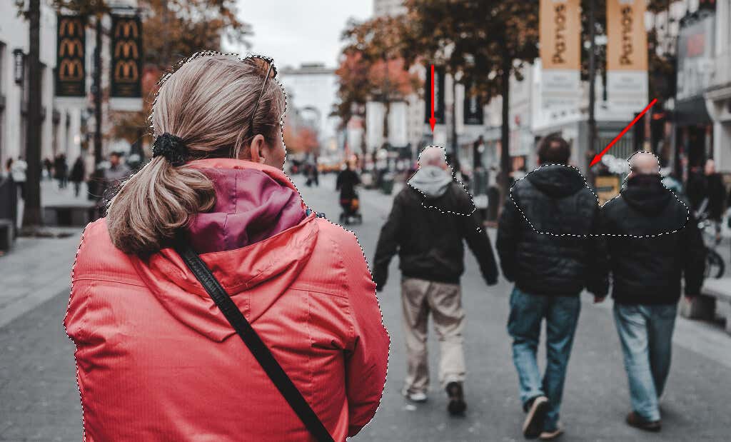 ott-how-to-change-background-image-using-photoshop-8-compressed - Online Tech Tips Step 2: Select and Mask the Subject image 3 - ott-how-to-change-background-image-using-photoshop-8-compressed