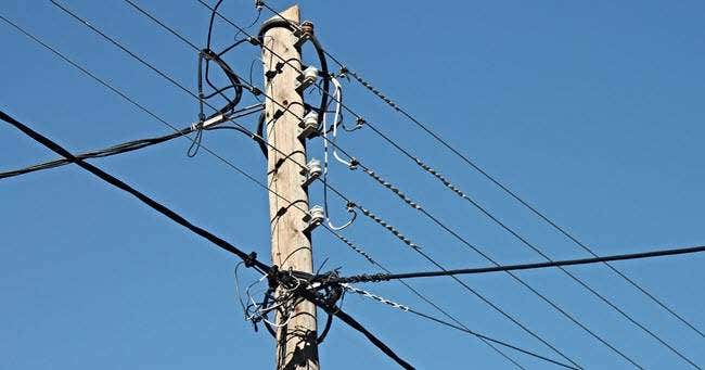 power line - Online Tech Tips How to Really Protect Yourself Using Surge Protection image - power line