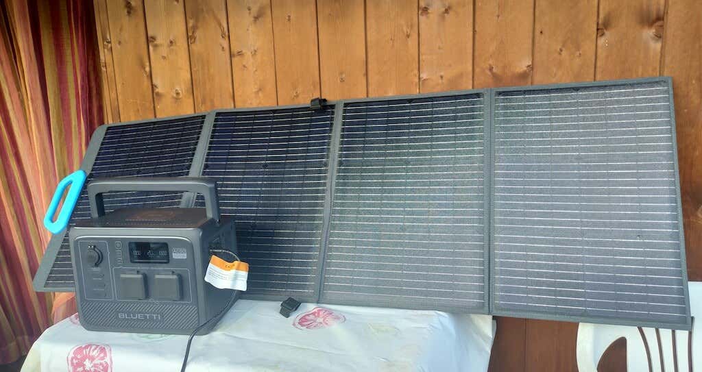 the-bluetti-ac60-portable-power-station-with-expansion-battery-review-13-compressed - Online Tech Tips The Bluetti PV120 Foldable Solar Panel image 2 - the-bluetti-ac60-portable-power-station-with-expansion-battery-review-13-compressed