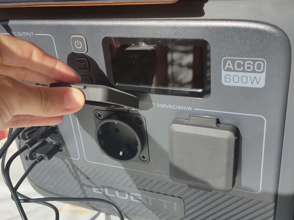 the-bluetti-ac60-portable-power-station-with-expansion-battery-review-4-compressed - Online Tech Tips The Bluetti AC60 Portable Power Station: First Impressions & Specs image 3 - the-bluetti-ac60-portable-power-station-with-expansion-battery-review-4-compressed