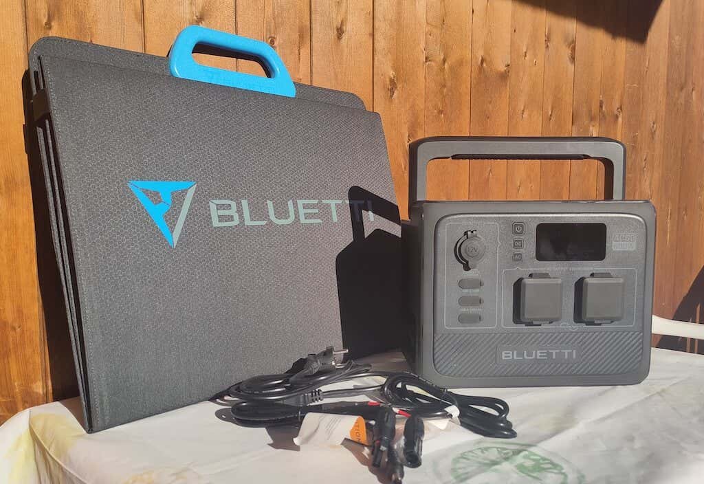 the-bluetti-ac60-portable-power-station-with-expansion-battery-review-6-compressed - Online Tech Tips Design and Unpacking image - the-bluetti-ac60-portable-power-station-with-expansion-battery-review-6-compressed