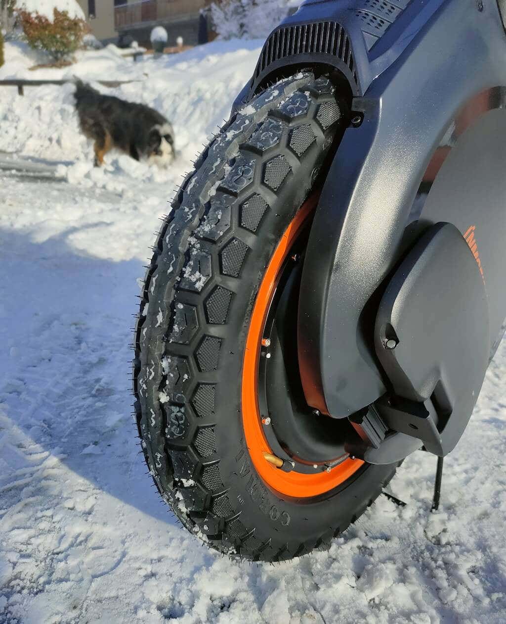 the-inmotion-v12ht-unicycle-ready-for-the-next-generation-electric-transport-11-compressed - Online Tech Tips Design & Unpacking image 6 - the-inmotion-v12ht-unicycle-ready-for-the-next-generation-electric-transport-11-compressed