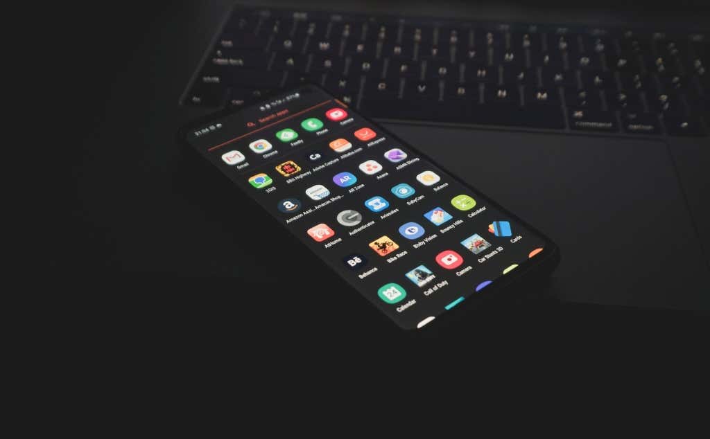 whats-the-latest-android-version-update - Online Tech Tips App library on an Android phone - whats-the-latest-android-version-update